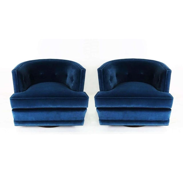 Harvey Probber Mid-Century Modern Luxurious Blue Velvet Swivel Lounge Chairs - A Pair For Sale - Image 4 of 7