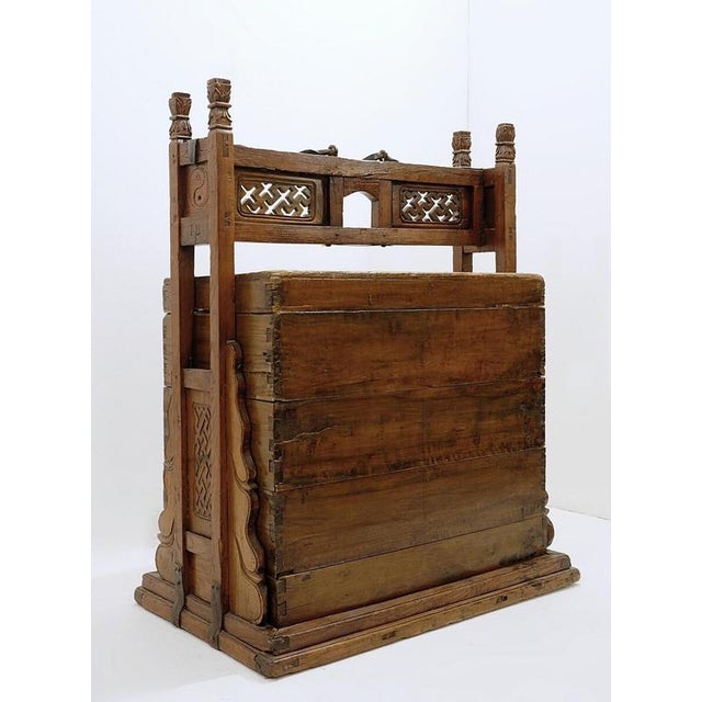Asian Chinese Dowry Trunk, 1900s For Sale - Image 9 of 14