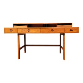 Example of Peter Løvig Nielsen Executive Desks