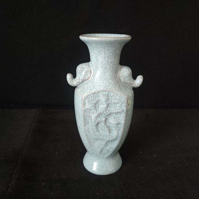 W-10cm,H-18cm Experience the beauty and elegance of Chinese history with our Chinese Vintage Porcelain Handcrafted with...