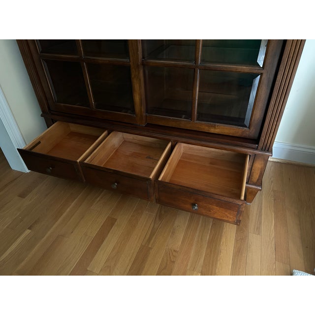 2000 - 2009 Ethan Allen Ashton Curio Cabinet With Carved Details, Sliding Glass Doors & Interior Lighting For Sale - Image 5 of 7
