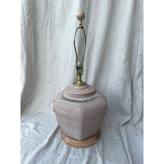 1980s Asian Hexagon Woven Rattan Table Lamp For Sale In Palm Springs - Image 6 of 10