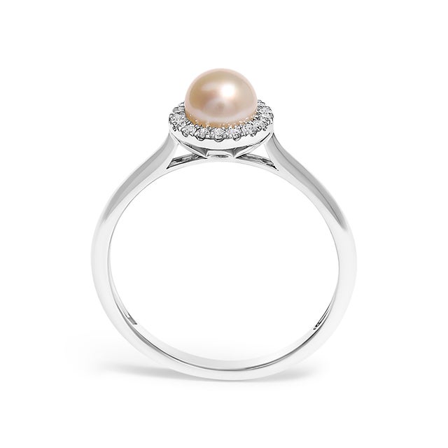 Early 21st Century 10K White Gold 5MM Cultured Freshwater Pearl and Diamond Halo Ring (I-J Color, I1-I2 Clarity) - Ring Size 8 For Sale - Image 5 of 7