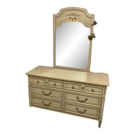 Example of Dixie Dressers and Chests of Drawers