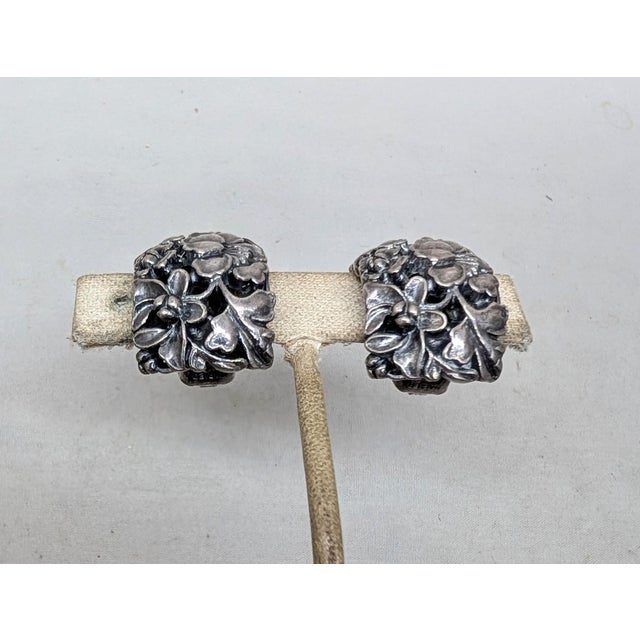Vintage 1970s Signed Napier Silvertone Floral Half Hoop Clip Earrings-2 Pieces For Sale In Philadelphia - Image 6 of 7