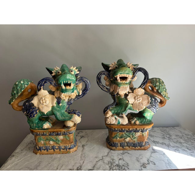 Chinoiserie Pair of Early 20th Century Sancai Chinoiserie Glazed Terra Cotta Foo Dogs For Sale - Image 3 of 10