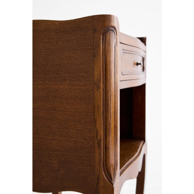 French Pair of French Louis XV Style Oak Bedside Tables With Gallery Top For Sale - Image 3 of 18