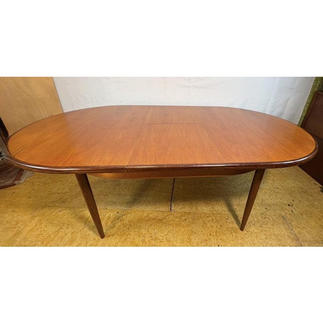 Brown Mid-Century Teak Oval Fresco Dining Table by Victor Wilkins for G Plan, 1960s For Sale - Image 8 of 11