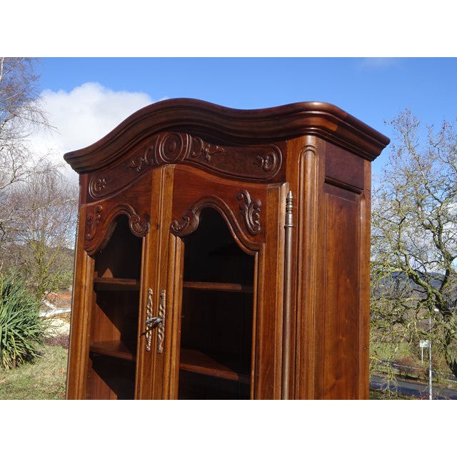 1960s Louis XV Display Cabinet with Secretary and Drawers in Walnut, 1960s For Sale - Image 5 of 18