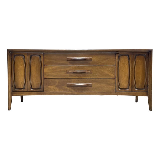 Mid Century Modern Walnut Credenza / Long Dresser by Broyhill Premier, C. 1960's For Sale