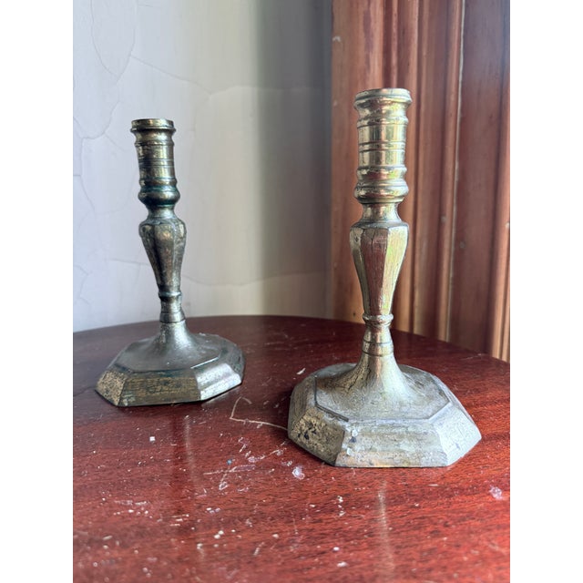 Vintage, Mid-Century Brass Colonial Revival Candlestick Holders For Sale - Image 9 of 10