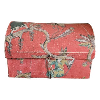 Large 19th Century French Chinoiserie Wallpaper Covered Trousseau Box, 1820 For Sale