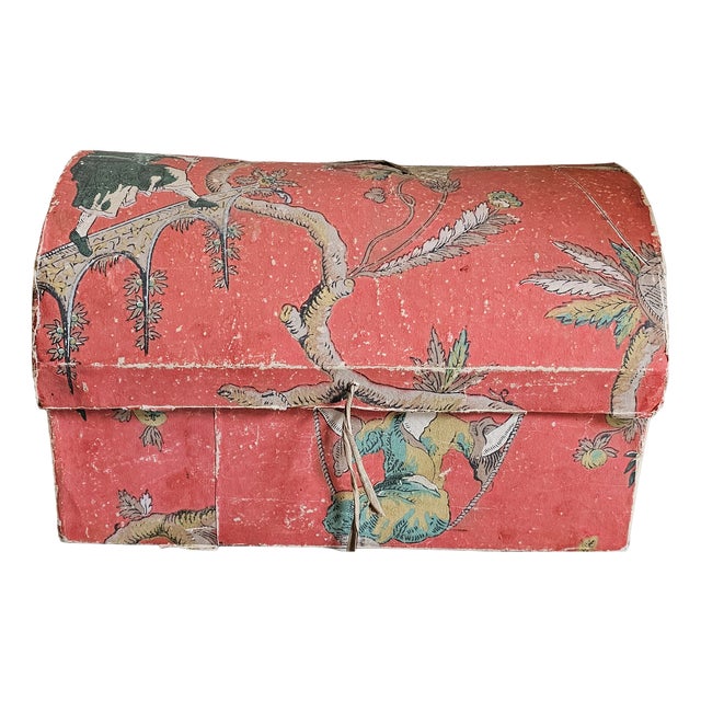 Large 19th Century French Chinoiserie Wallpaper Covered Trousseau Box, 1820 For Sale