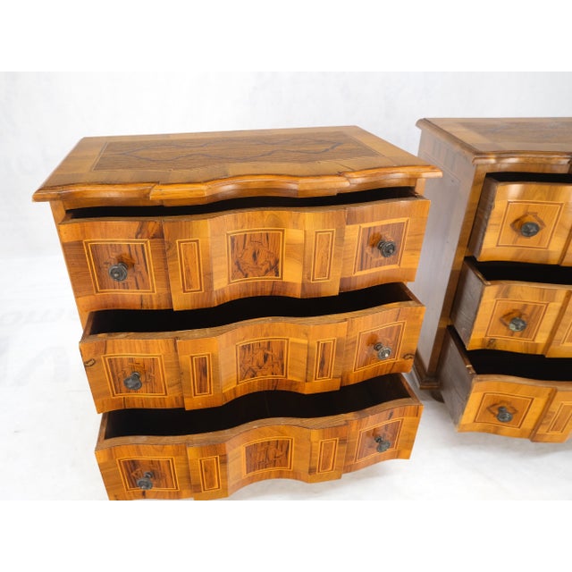 Pair of Fine Italian Inlaid Three Drawers Banded Tops Nightstands Small Dresser For Sale - Image 12 of 14