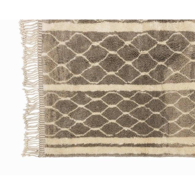Oversize Honeycomb Trellis Hand-Knotted Wool Rug | 12'10" X 9'8" | One of a Kind For Sale - Image 9 of 9