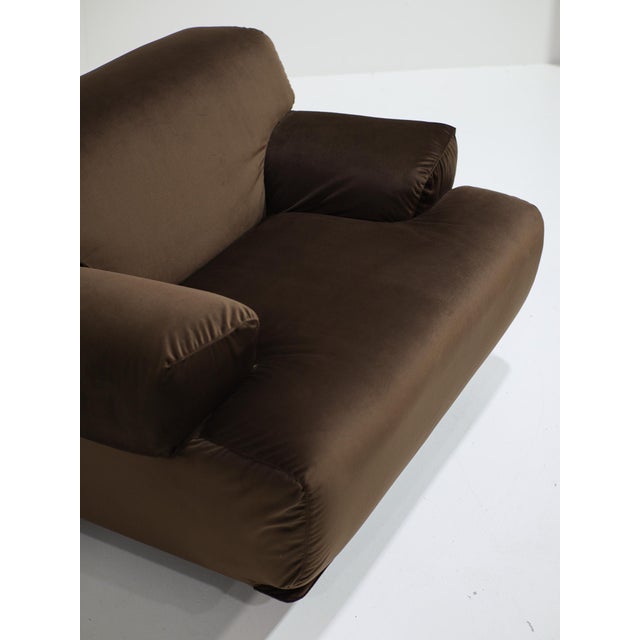 Fianda Modular Sofa and Armchair in Brown Velvet by Vico Magistretti for Cassina, 1970s, Set of 4 For Sale - Image 17 of 18