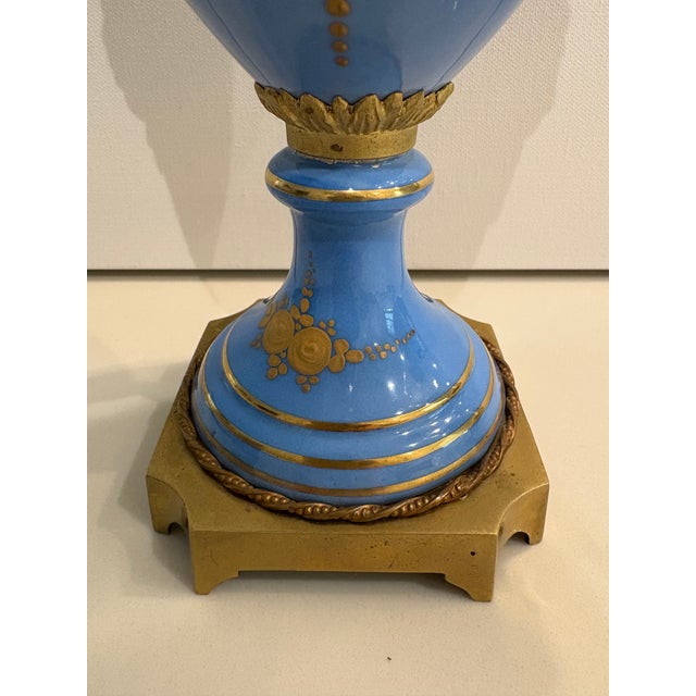 Manufacture de Sevres Pair of Stunning Late 19th Century Hand-Painted French Sevres Urns For Sale - Image 4 of 15