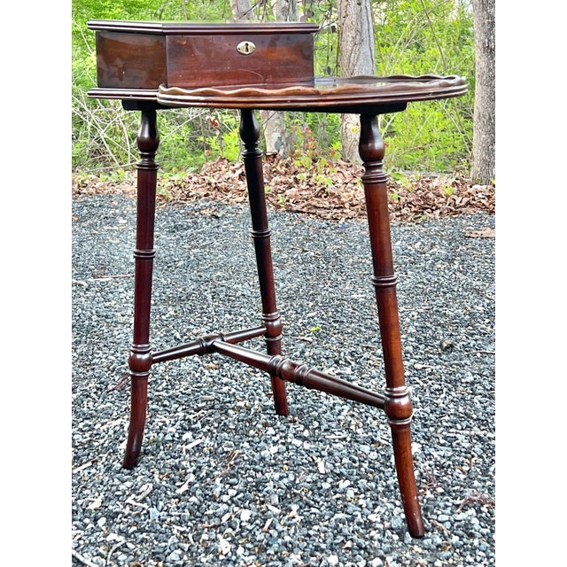 English Unique Hekman Furniture Yew Wood Accent Table For Sale - Image 3 of 10