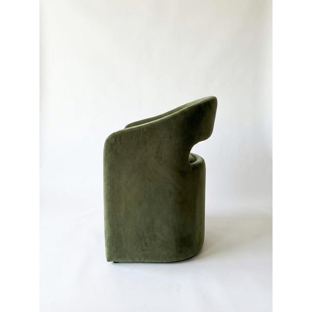 2020s Custom Designer Barrel-Back Green Velvet Dining Chairs, Set of 10 For Sale - Image 5 of 5