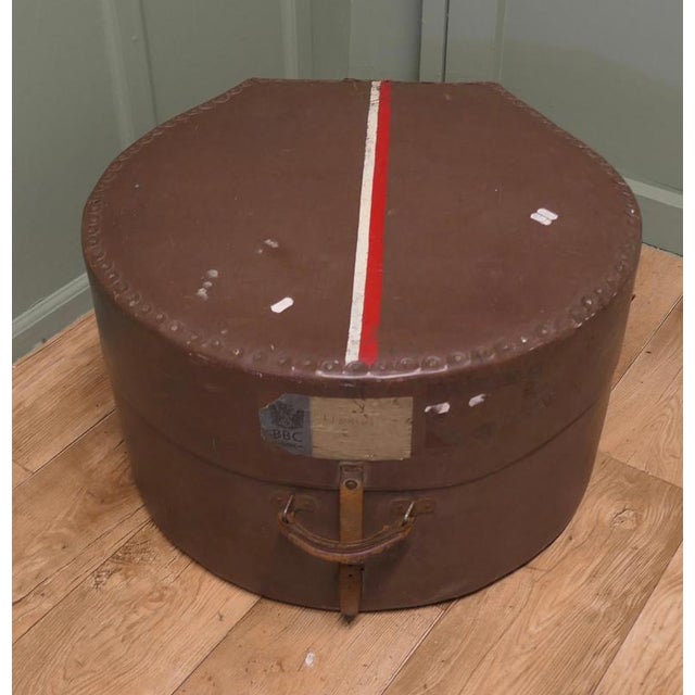 Giant Theatrical Hat Box, BBC TV Prop Travel Case, Trunk This is a large sturdy piece it is made from very stiff...