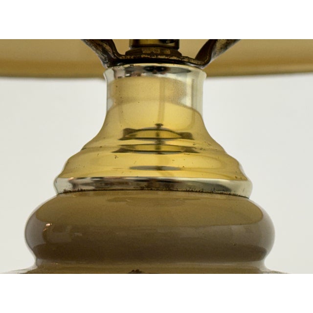 Off-white Mid 20th Century Tyndale Cosco Chinese Table Lamp For Sale - Image 8 of 12
