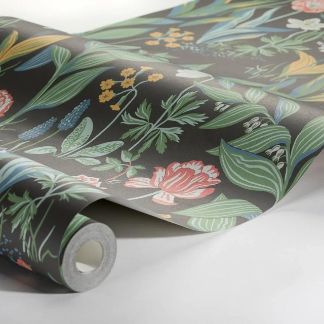 Inspired by the heart-stopping beauty of early-season blooms, Spring Garden is filled with lovely flora and has a poetic...