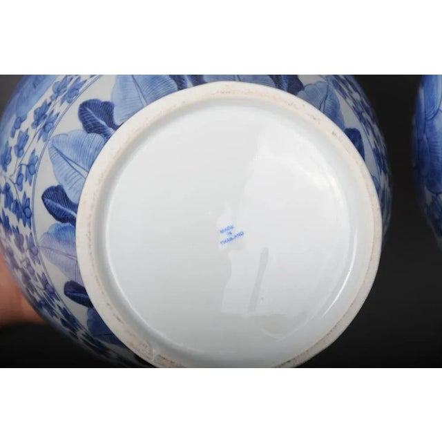 Ceramic Asian Lidded Vases in Porcelain, 20th Century, Set of 2 For Sale - Image 7 of 11