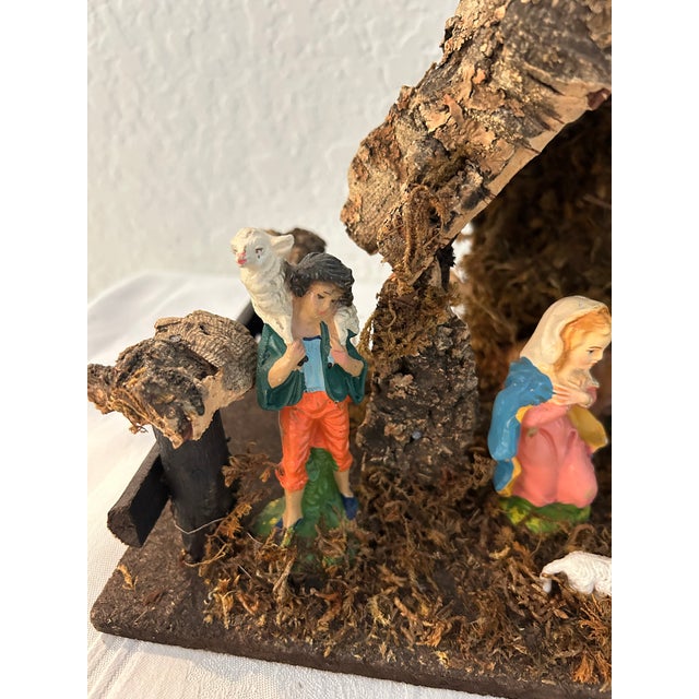 Traditional Vintage Italian Nativity Crèche For Sale - Image 3 of 10