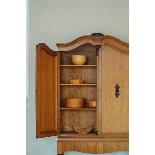 Early 20th Century Art Deco Danish Oak Cabinet with Hand-Carved Details, 1930s For Sale - Image 3 of 18