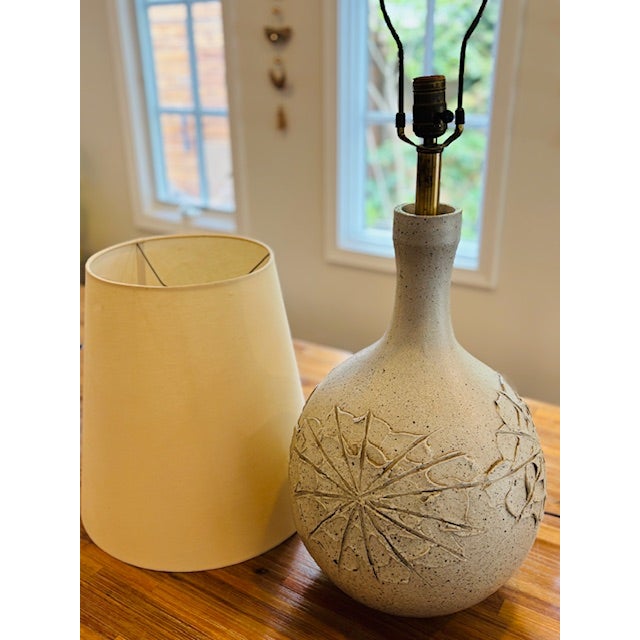 Ceramic Mid 20th Century David Cressey Attributed Bubble Body Sunburst Stoneware Table Lamp For Sale - Image 7 of 12