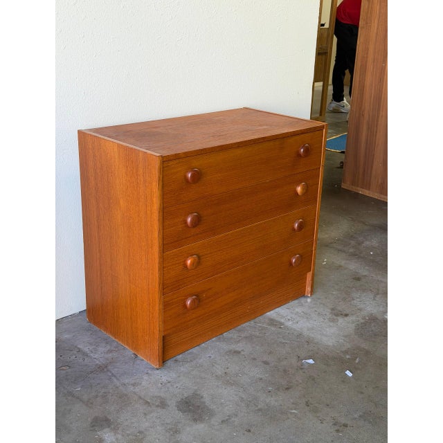 Vintage Danish Teak Chest of Drawers – Mid Century Modern 4-Drawer Dresser, Denmark 1960s For Sale In Los Angeles - Image 6 of 8