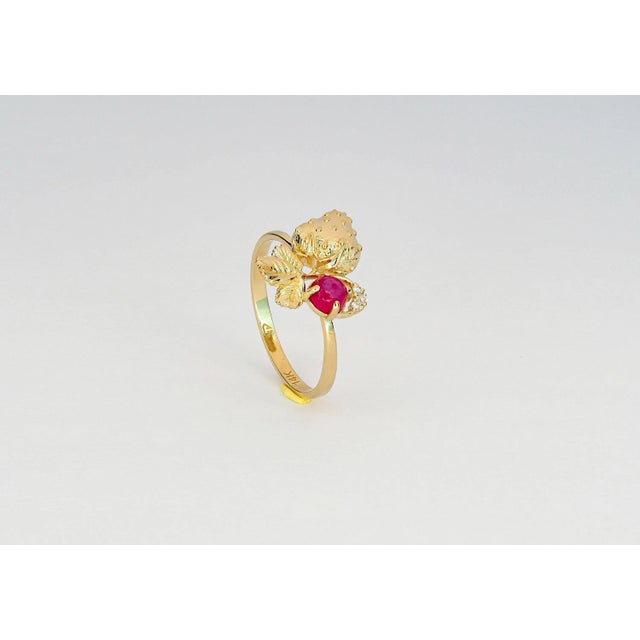 Red Strawberry Gold Ring With Ruby For Sale - Image 8 of 9