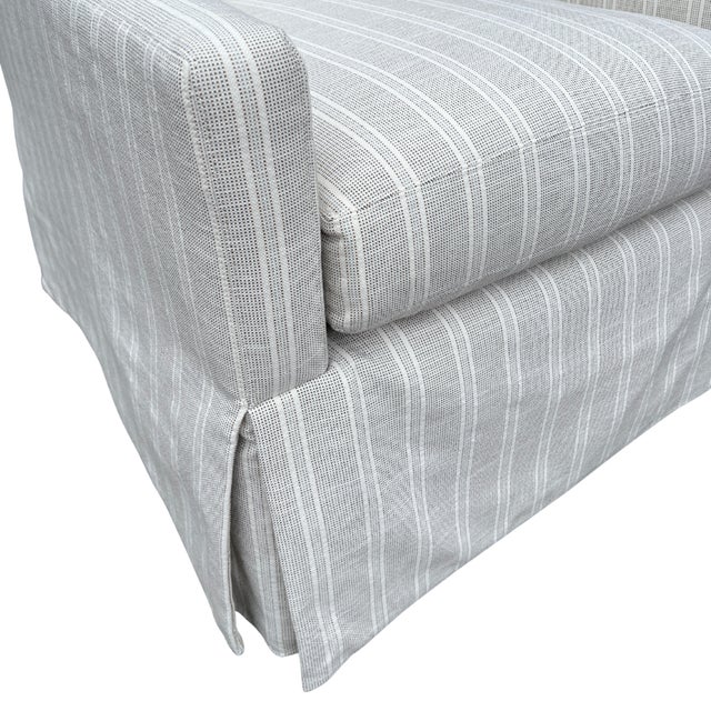 Lee Industries Lee Industries Traditional Swivel Chair For Sale - Image 4 of 9