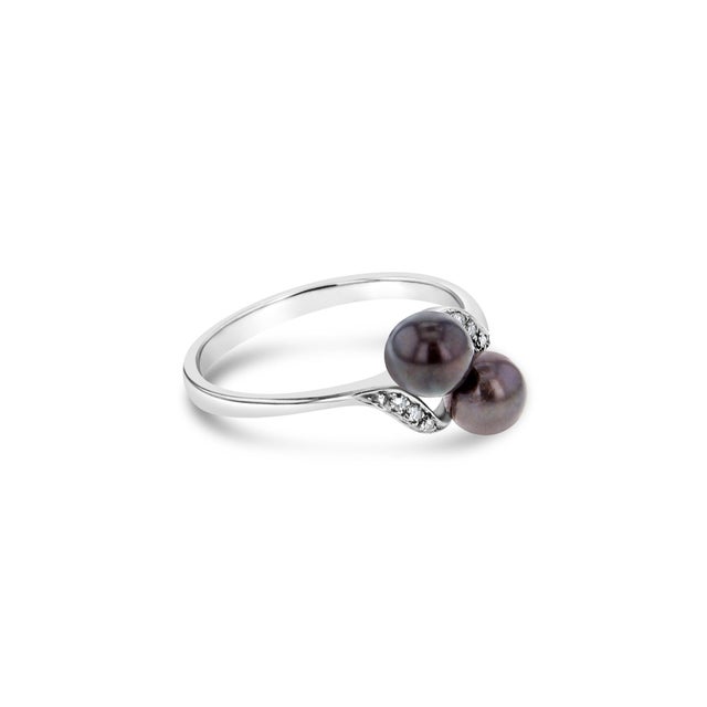 Contemporary Cultured Black Pearl Diamond Ring 14k White Gold, Size 8 For Sale - Image 3 of 5