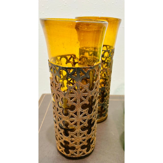 Brutalist VTG Felipe Derflinger Handblown Amber & Green Brutalist Caged Tumblers, Set of 5 For Sale - Image 3 of 10