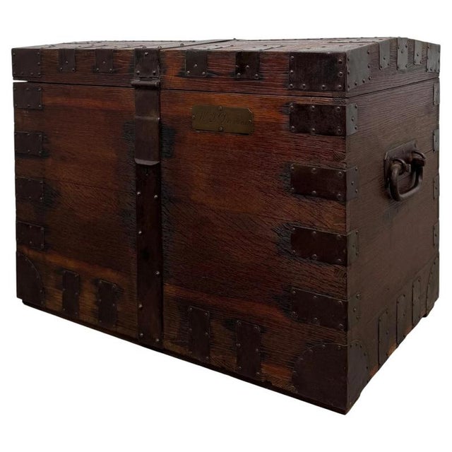 Antique 19th Century English Victorian Iron-Bound Oak Silver Chest For Sale - Image 12 of 13