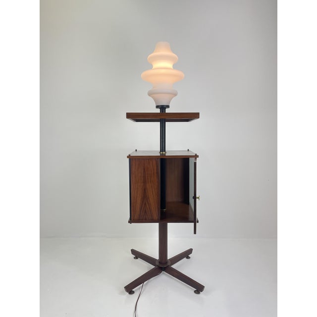 Mid-Century Modern Illuminated Rotating Cabinet in the style of Ico Parisi, Italy, 1960s For Sale - Image 3 of 18