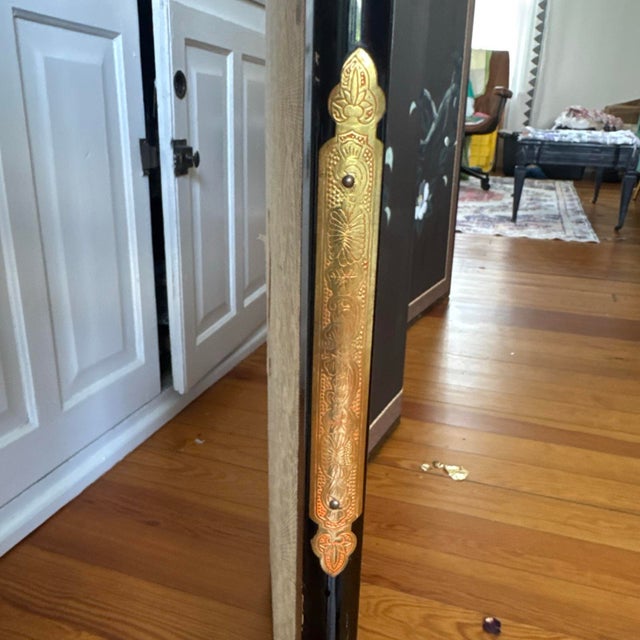 Mid 20th Century Japanese Byōbu Chinoiserie-Style Four-Panel Hand Painted and Signed Silk Screen Room Divider For Sale - Image 10 of 12