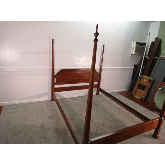 Item : Hitchcock solid maple queen size pencil post bed. Age: 1980's. Details: Comes with siderails and center supports....