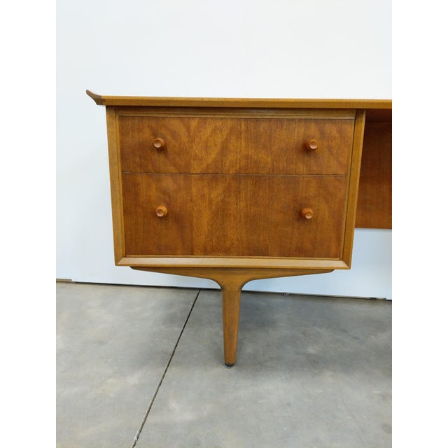 Vintage Mid Century Modern Desk / Dressing Table by Vesper For Sale In New York - Image 6 of 8
