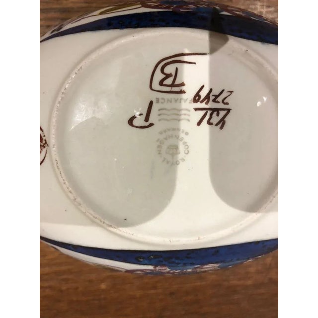 White Cup-shaped Bird by Berte Jessen for Royal Copenhagen, 1970s For Sale - Image 8 of 10