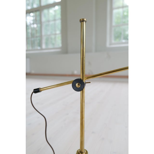 Midcentury Modern Brass and Walnut Table Lamp by Einar Bäckström, Sweden, 1950 For Sale - Image 10 of 18