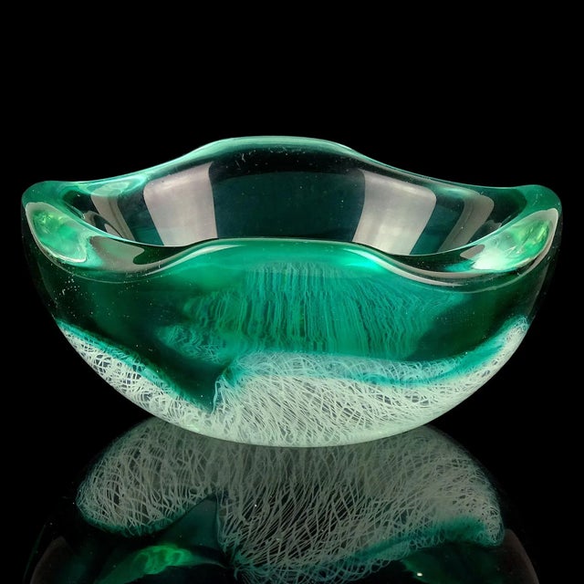 Vintage Seguso Murano 1952 Green Incalmo Rim White Merletto Ribbons Italian Art Glass Decorative Bowl For Sale In Orlando - Image 6 of 8