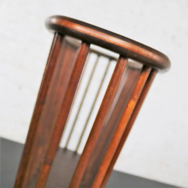 MCM Magazine Rack Larger Walnut Oval Attributed to Arthur Umanoff for Washington Woodcraft For Sale - Image 12 of 13