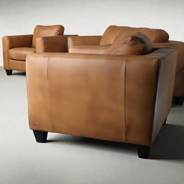 2020s Loom Custom Leather Sofa & Armchair Set (3-Piece) – Sculptural Warm Brown Design For Sale - Image 5 of 8