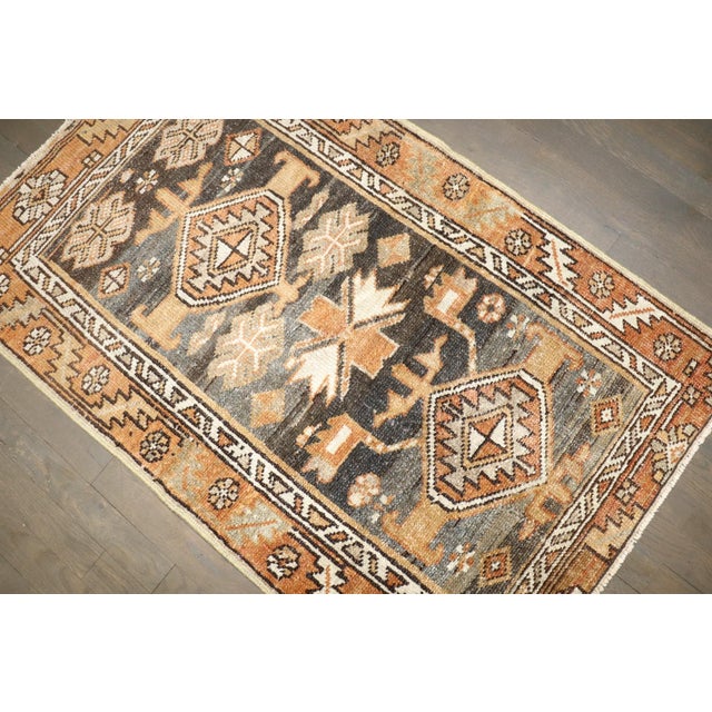 Early 20th Century Brown Small Antique Heriz Rug rug no.j4410 For Sale - Image 5 of 6