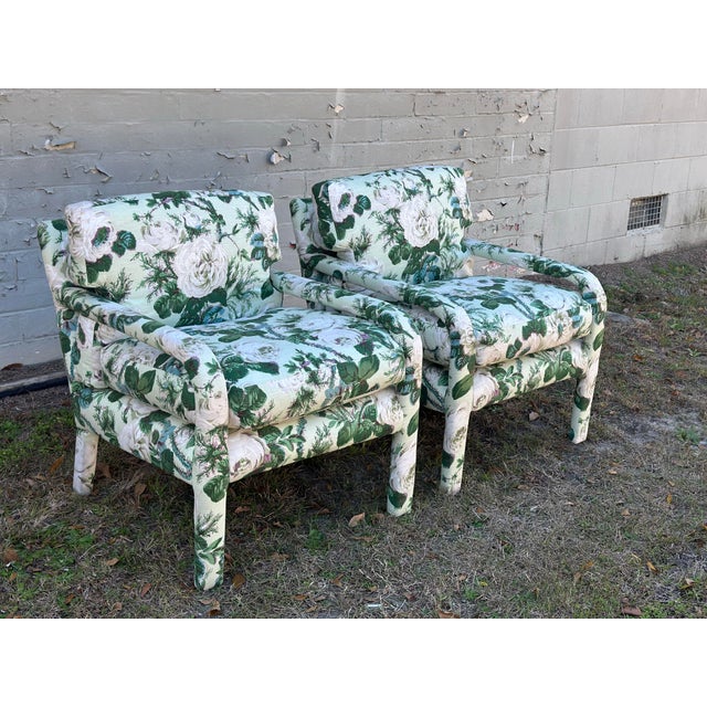 Traditional Vintage Parsons Chairs Reupholstered in Schumacher Floral Fabric For Sale - Image 3 of 11