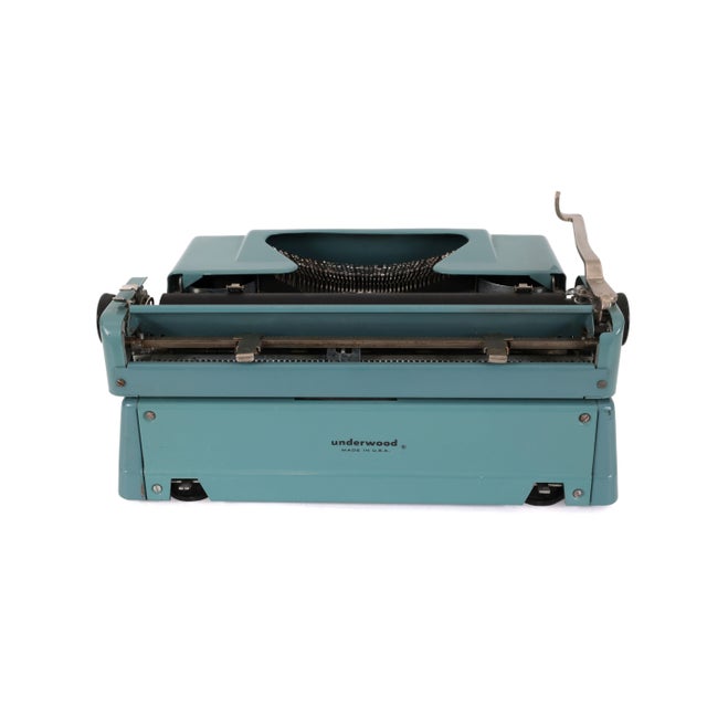 Refreshed Blue Underwood Leader Typewriter in Working Condition For Sale - Image 9 of 11