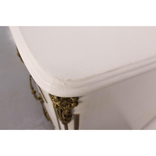 Mid-Century Louis XVI French White Chest of Drawers in Elm & Bronze, 1960s For Sale - Image 13 of 15