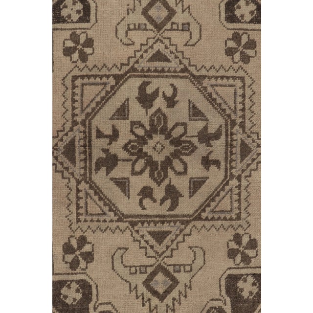 Rug & Kilim Mid-Century Vintage Turkish Rug in Beige-Brown With Medallion - Rug & Kilim For Sale - Image 4 of 7